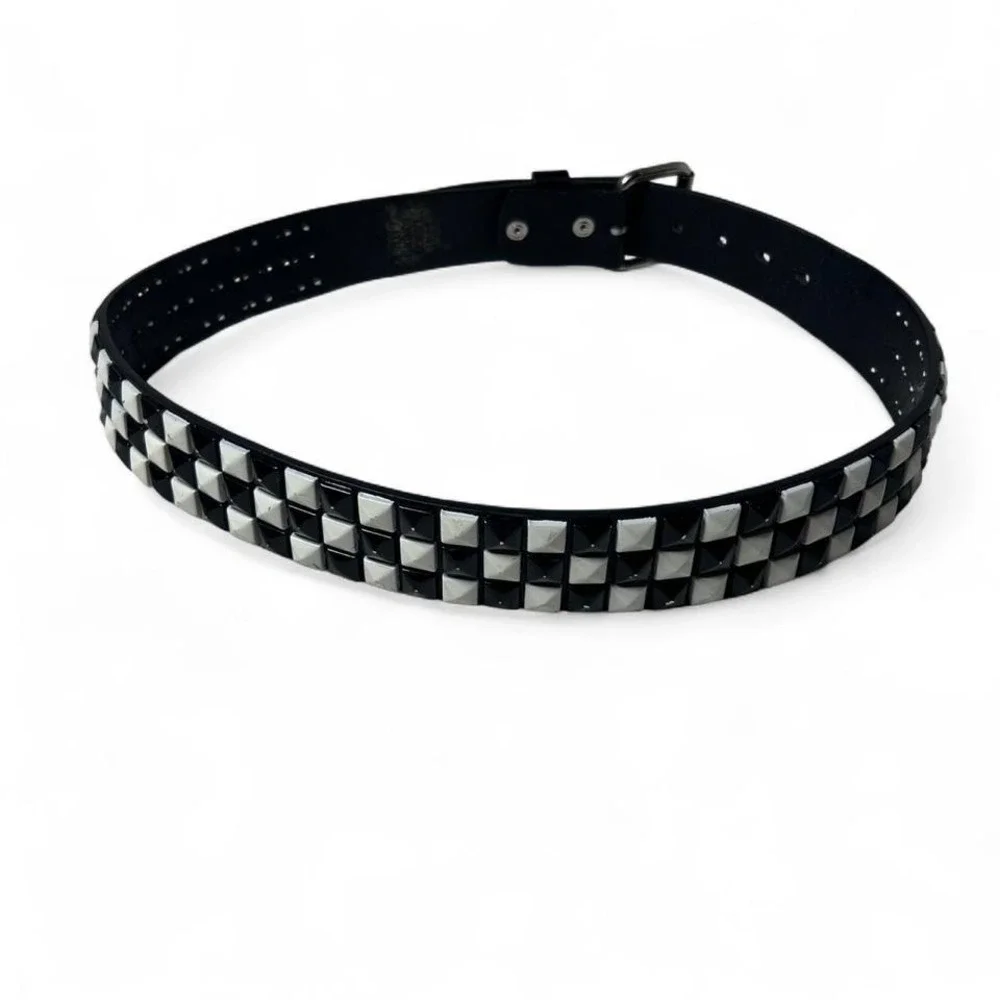 black‎ & white checkered studded belt #punk #grunge #festival